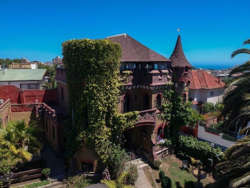 Castillo Medieval Hotel in Valparaiso