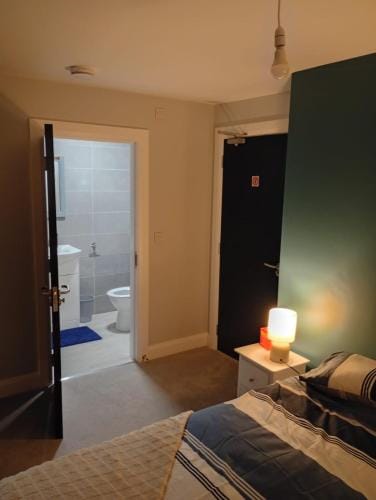 Adies Bar & Restaurant Hotel in Longford