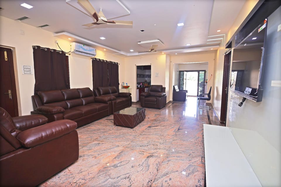 Jay and Jas Hotel  Hotel in Tirupati