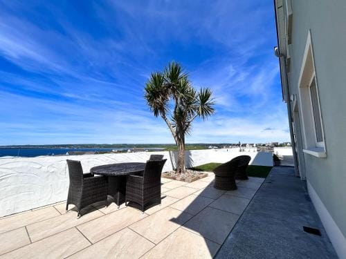 Coach House Lodge Hotel in Lahinch