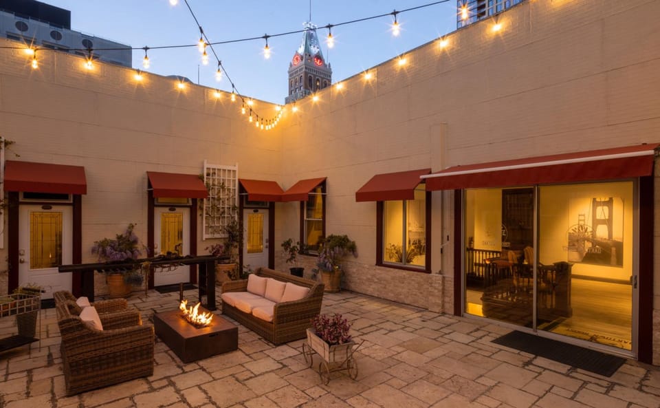Oaktown Roost Hotel in Oakland
