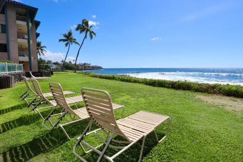 Enjoy Water's Edge Hale Hotel in Holualoa