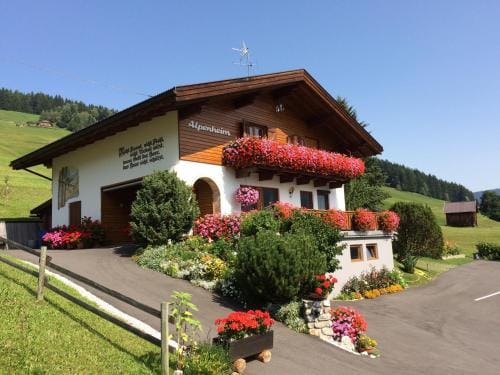 Haus Alpenheim Hotel in Prags