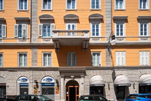 La camera degli Specchi Piazza Unita D'Italia Hotel in Trieste