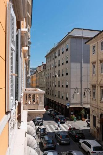 La camera degli Specchi Piazza Unita D'Italia Hotel in Trieste