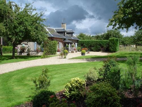La Ferme Du Pressoir Guest House Hotel in Normandy