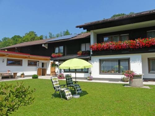 Gastehaus Kiesmuller Hotel in Aschau im Chiemgau