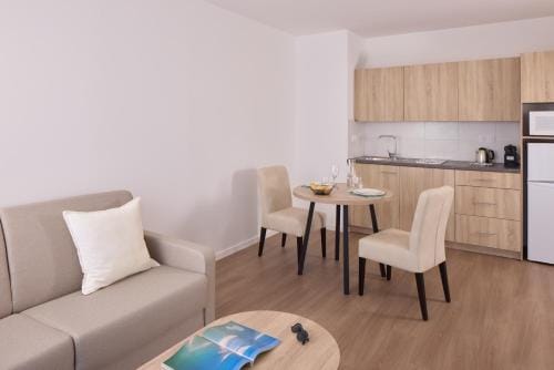 Zenitude Hotel-Residences Ploermel Hotel in Ploërmel