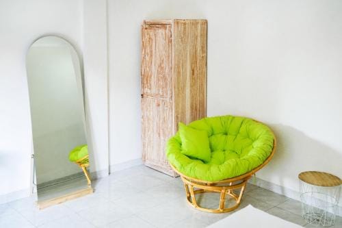 Ava Guesthouse #3 - Cozy Room with Desk&Kitchenette Hotel in North Kuta