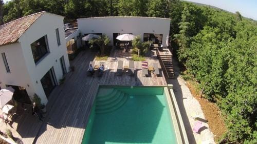 Sous les oliviers - Jacuzzi - Studios de standing tout-equipes Hotel in Saint-Maximin-la-Sainte-Baume