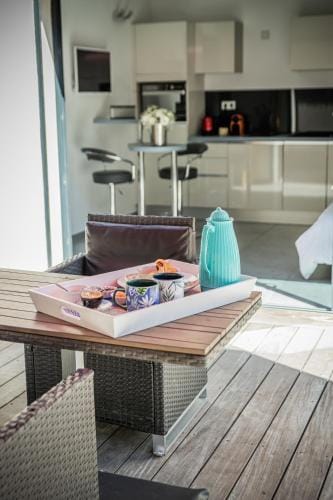 Sous les oliviers - Jacuzzi - Studios de standing tout-equipes Hotel in Saint-Maximin-la-Sainte-Baume