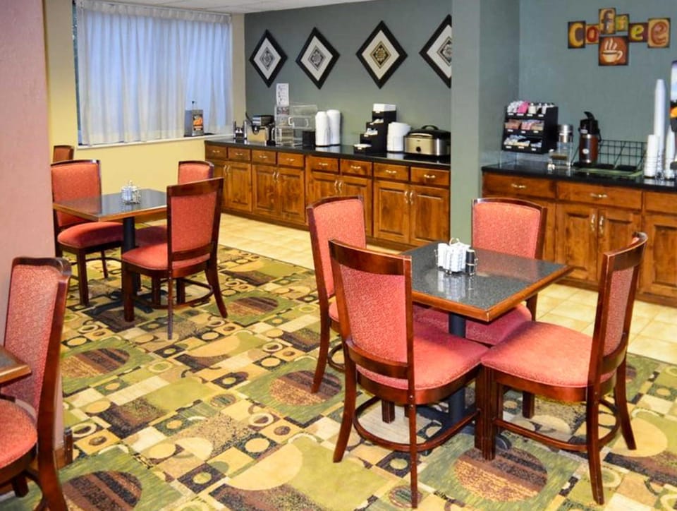 Farragut Inn & Suites Hotel in Farragut