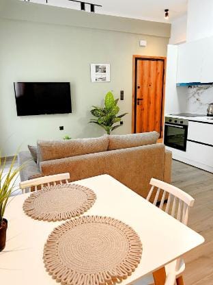No 5 - Theo One-Bedroom Apartment first floor Hotel in Athens