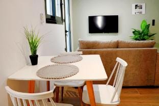 No 5 - Theo One-Bedroom Apartment first floor Hotel in Athens