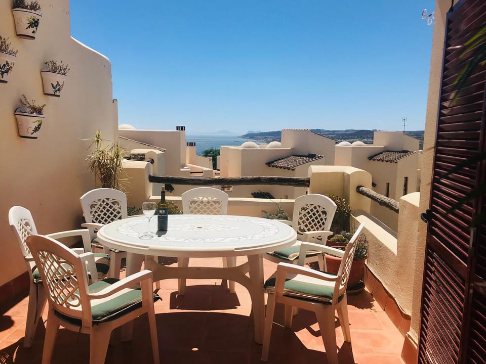 Casares Costa, Vista Bahia,2 bedroom bathroom Hotel in Costa del Sol