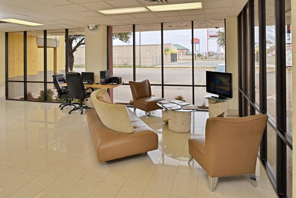 Inn of the Conchos Hotel in San Angelo