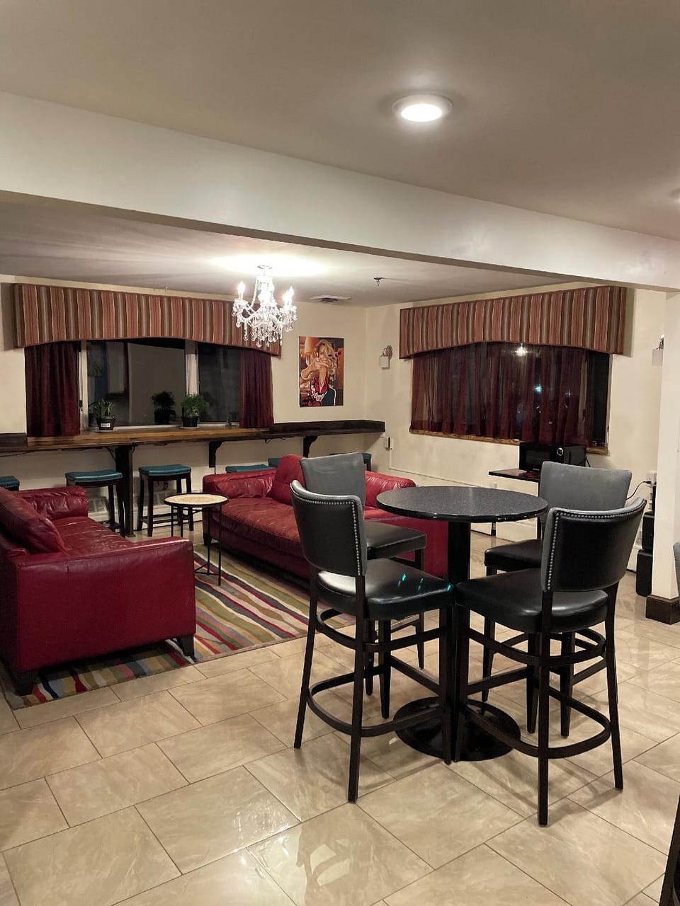 Broadway & Main Hotel Hotel in Everett