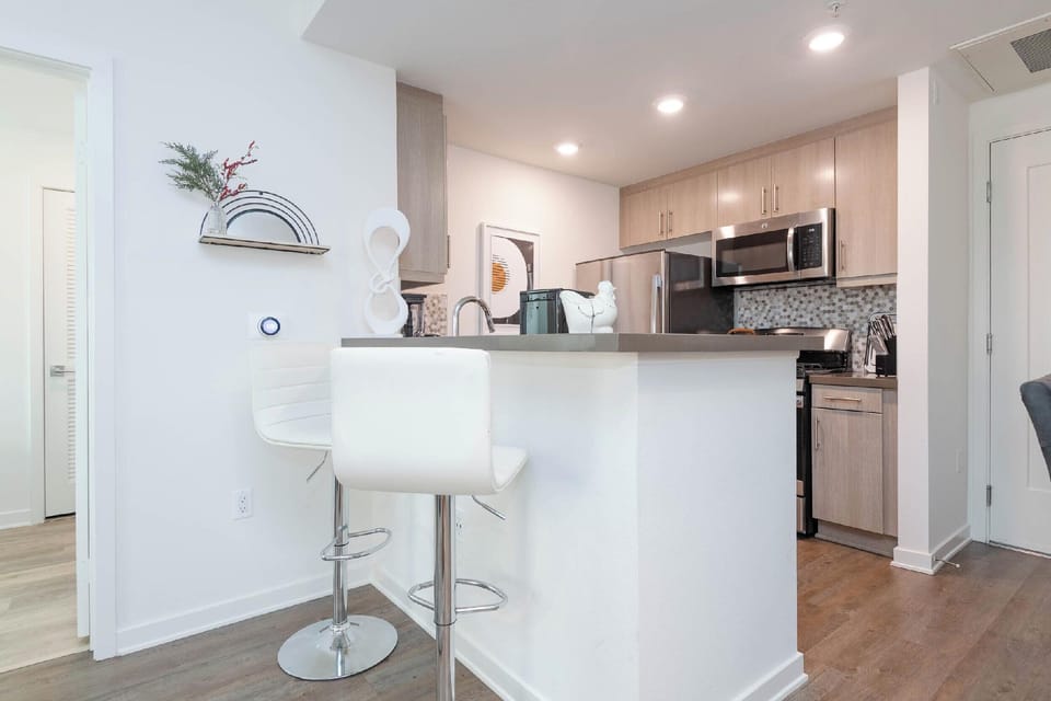 Hollywood Apartment Near Walk of Fame Hotel in Hollywood