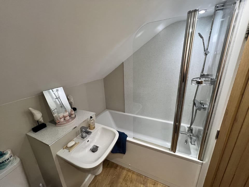 Rural Cottage-full Kitchen-pets Ok-paddock Hotel in England