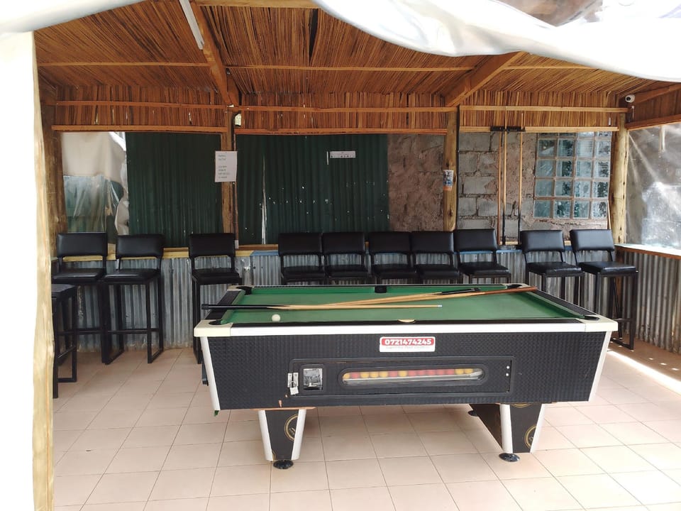 White House Lounge & Accommodation Hotel in Kenya
