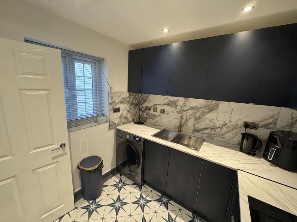 Gloucester - Apartment - Sleeps 2 - Parking - 97ws Hotel in Gloucester