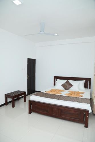 crystal wave Hotel in Southern Province