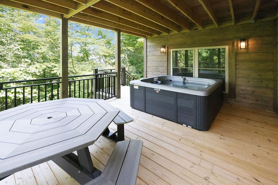 Newly Built 2 3 Cabin w Stunning Mountain Views Hotel in Sevierville