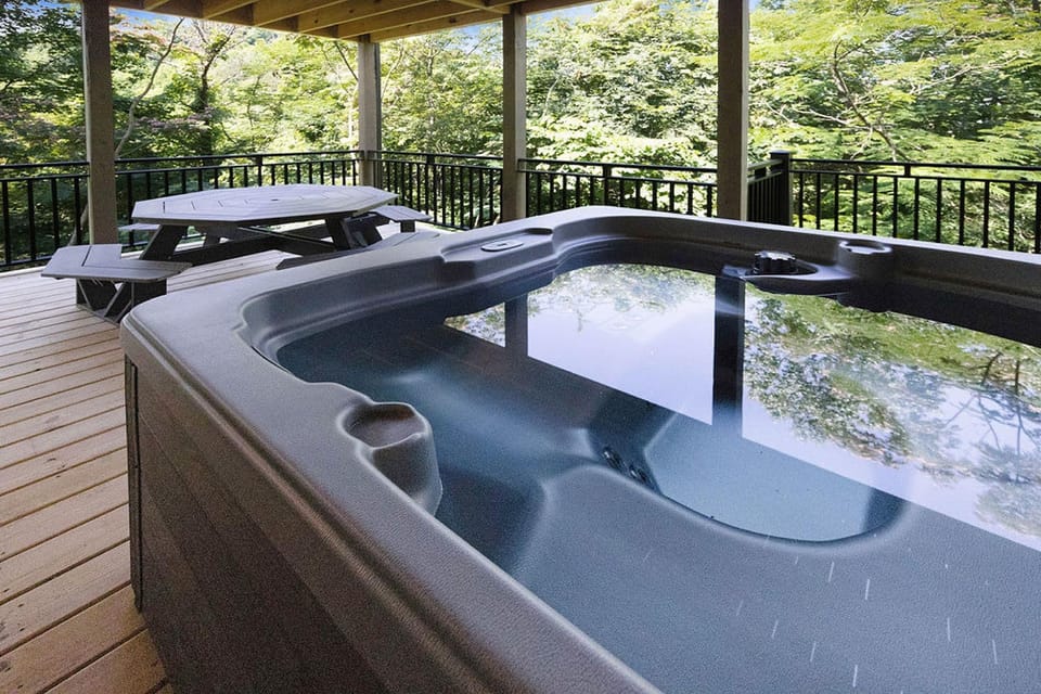 Newly Built 2 3 Cabin w Stunning Mountain Views Hotel in Sevierville