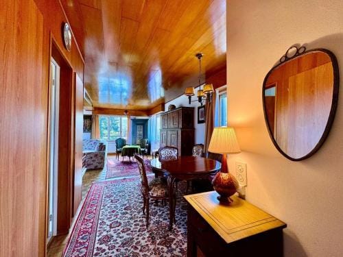 Vintage Lake View Villa with Outdoor Pool Hotel in Canton of Bern (Region)