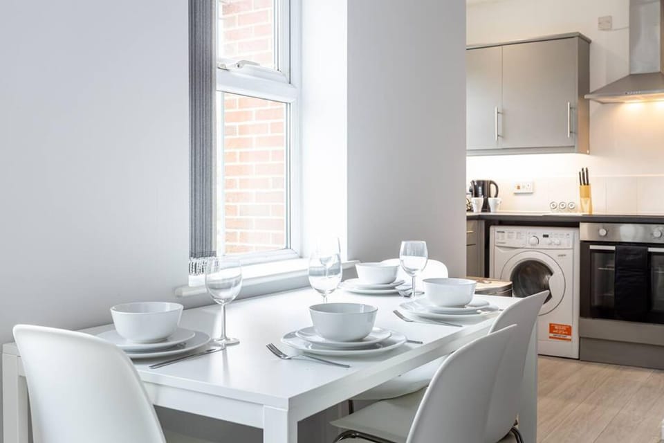 Lovely One-bedroom Serviced Apartment in Eccles Hotel in Stretford