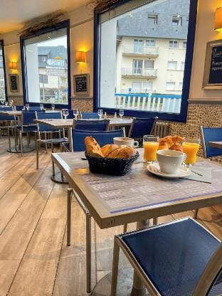 Au P'tit Mousse Hotel in Courseulles-sur-Mer