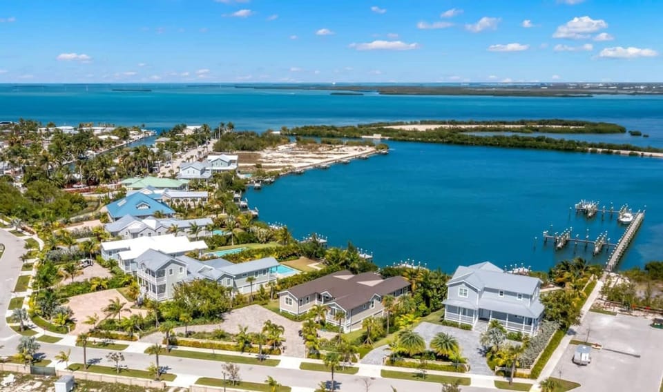 Mastway House by Brightwild Pool Dock Hotel in Stock Island