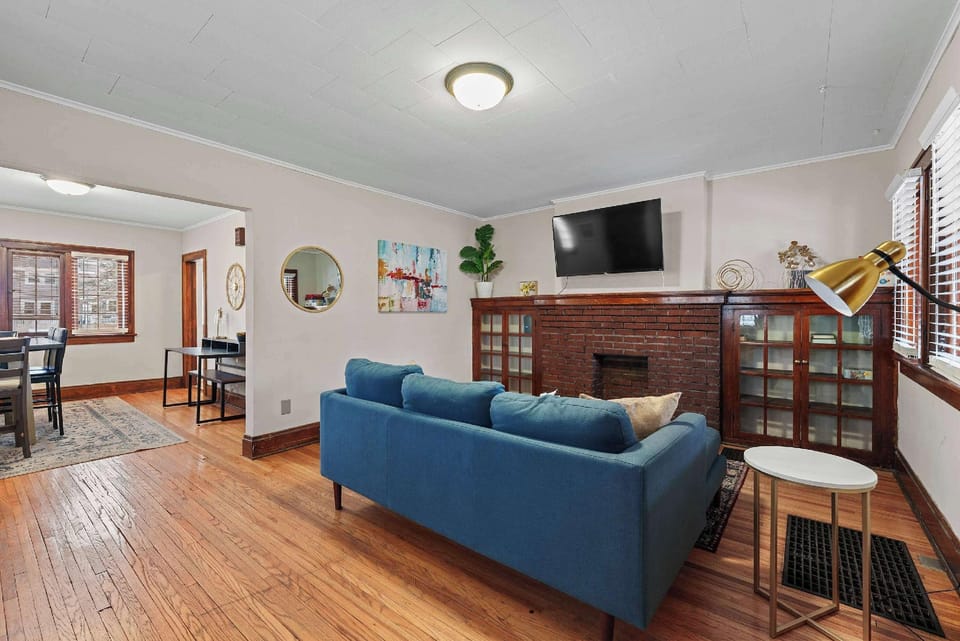 Tibet Twins Suites For 12! Hotel in Clintonville