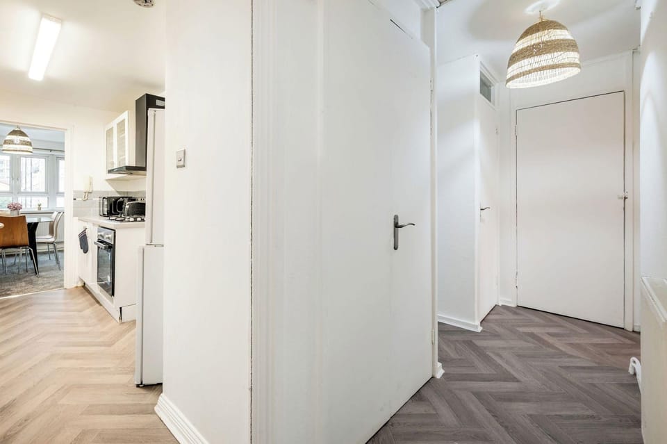 Nice 2-bed flat near earls court Hotel in City of Westminster