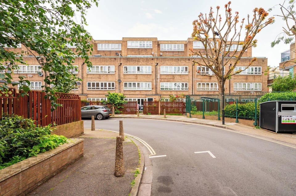 Nice 2-bed flat near earls court Hotel in City of Westminster