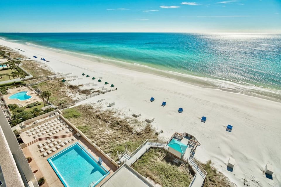 The Oyster by Brightwild Beachfront Condo Hotel in Destin