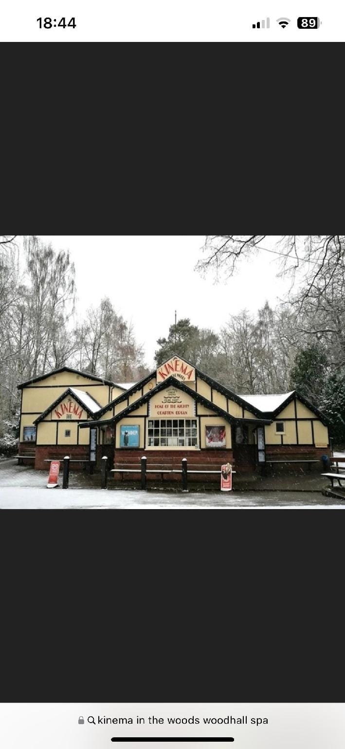 Cosy and Secluded Brook-side Lodge Hotel in South Kesteven District