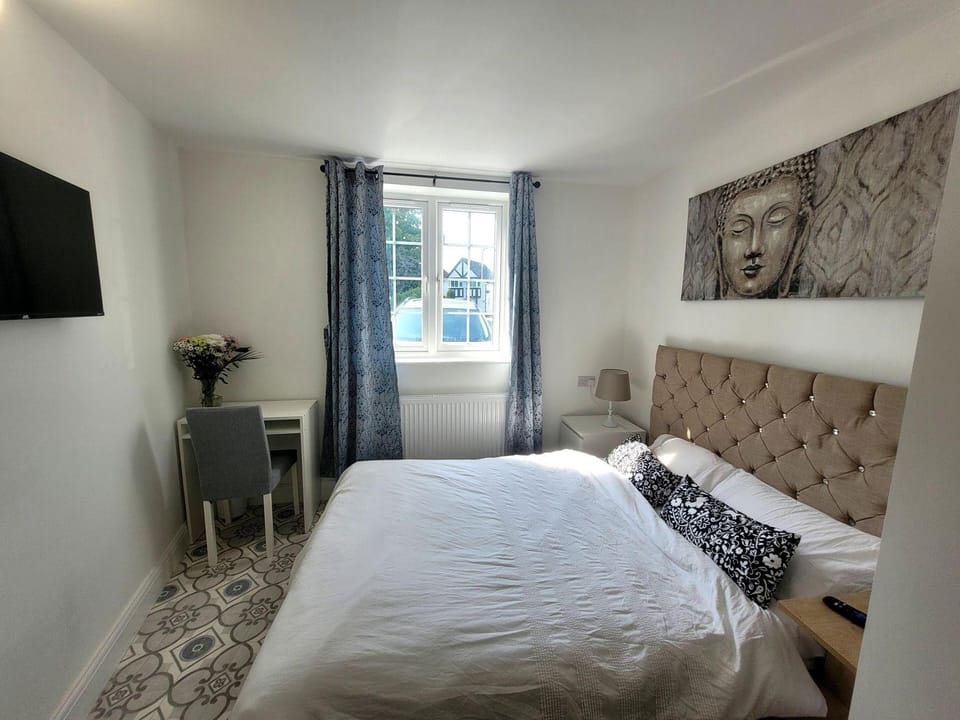 Tranquil Studio Retreat With Free Parking Hotel in London Borough of Harrow