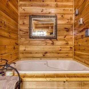 NEW Majestic 5 Star Amazing View Pool hot tub Hotel in Sevierville