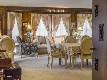 Highland Glen Lodge Hotel in Anchorage