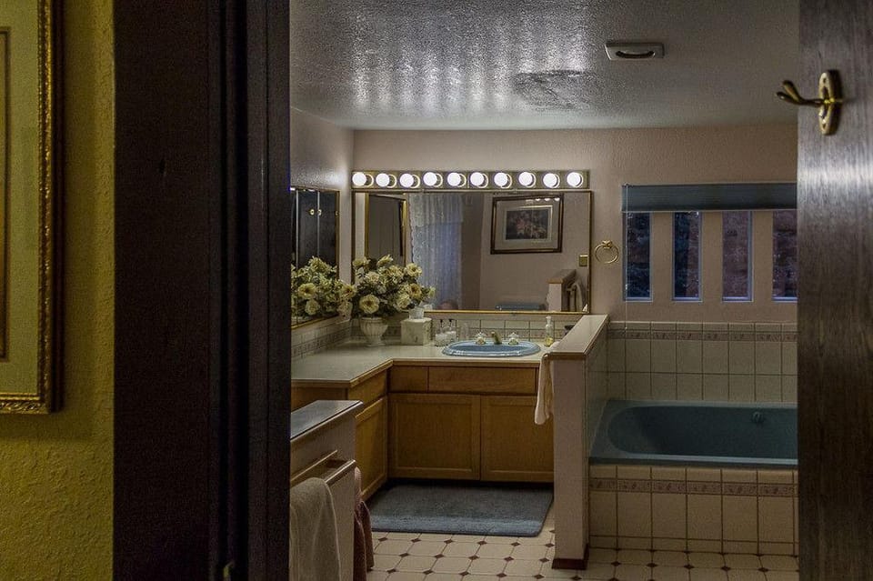 Highland Glen Lodge Hotel in Anchorage