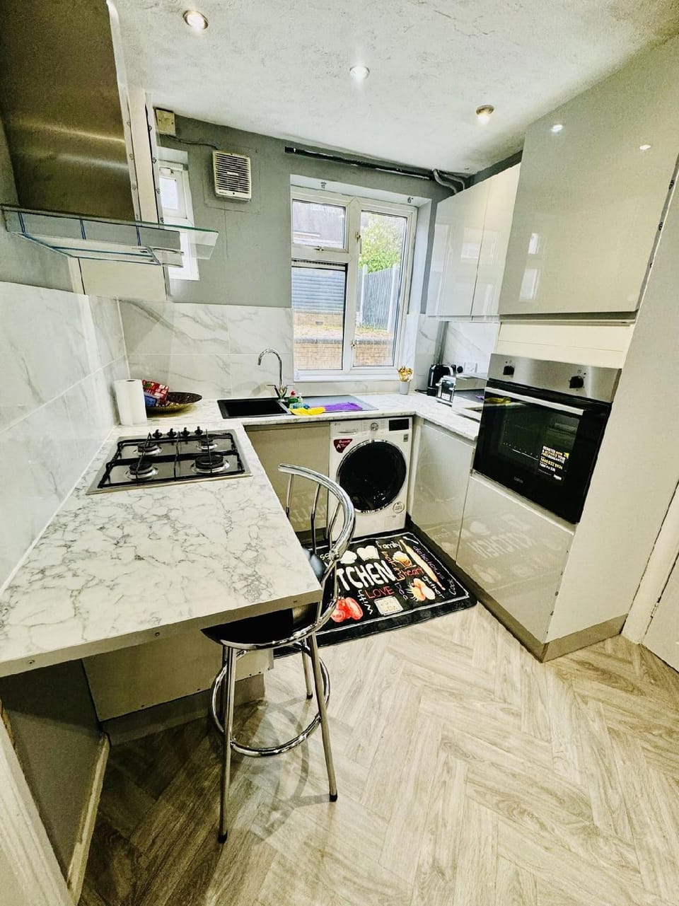 4 Bedrooms Full House Stourbridge Birmingham Hotel in Stourbridge