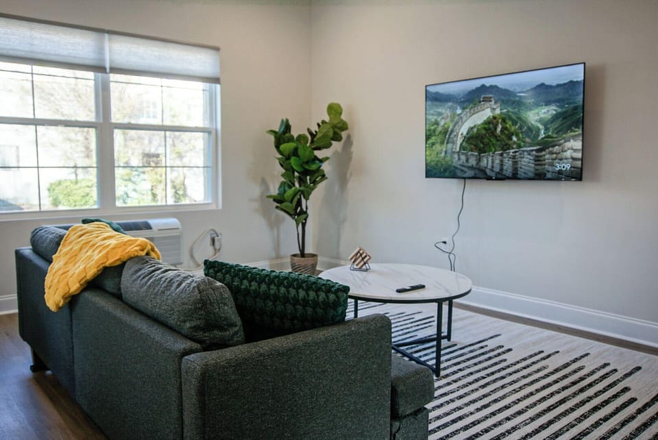 StayAE - Flamingo House Hotel in Baton Rouge