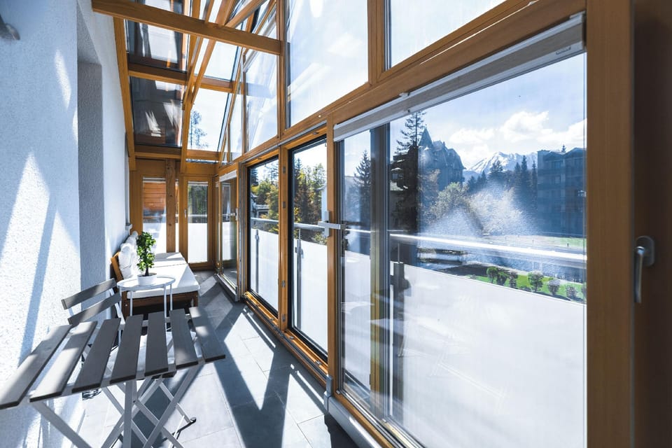 EH Apartments Uranus Hotel in Canton of Grisons