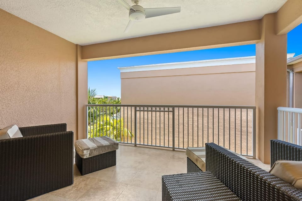 Two Bedroom Residence With Balcony Hotel in Stock Island
