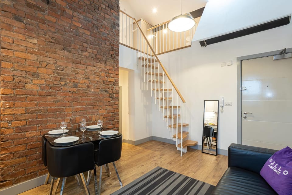 Modern Duplex Close to City Centre Old Trafford Hotel in Salford