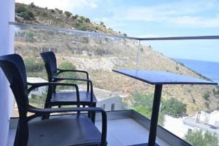 Sea & Lake View Villa Hotel in Ksamil