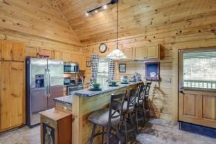 5-star w Pool Cozy Secluded Newly-renovated Hotel in Sevierville
