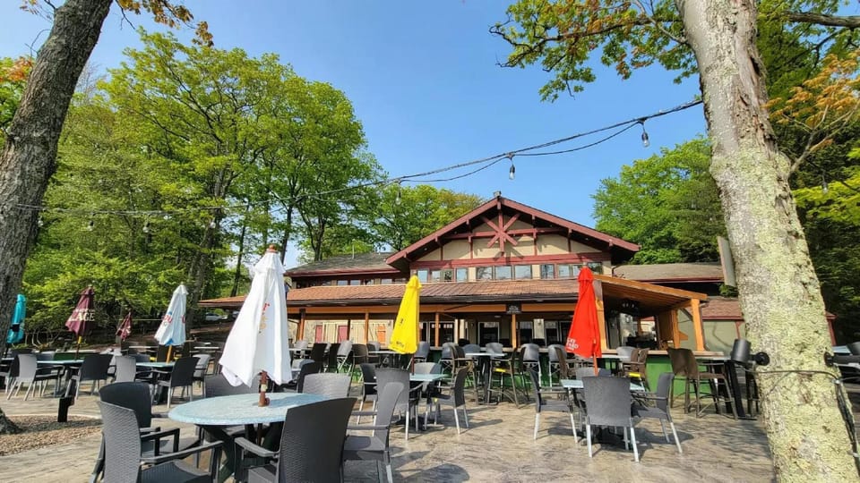 Pocono Retreat -1 Mile to Lake and Skiing Hotel in Kidder Township