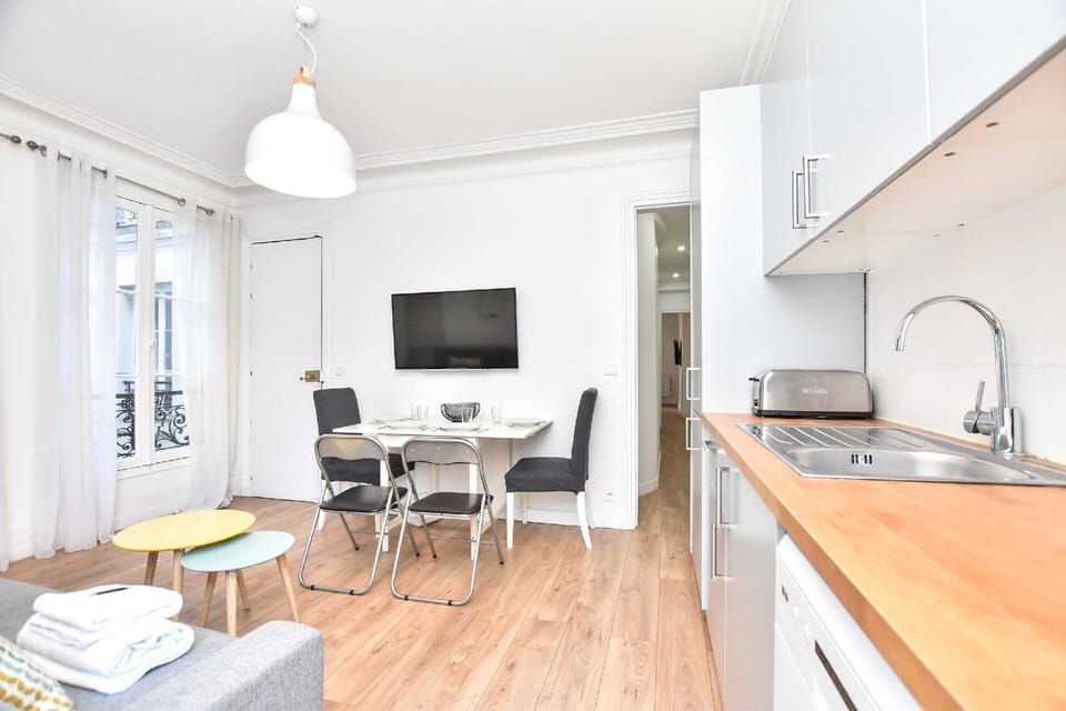 Cozy Appartement 1br/4p - Palais Royal/musae du Louvre Hotel in Paris